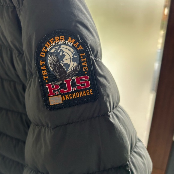 The men's black Parajumpers Ugo Jacket. - Picture 5 of 16